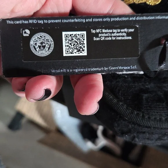 Versace Black and Gold Slides Unisex Full Inclusion - Picture 4 of 8